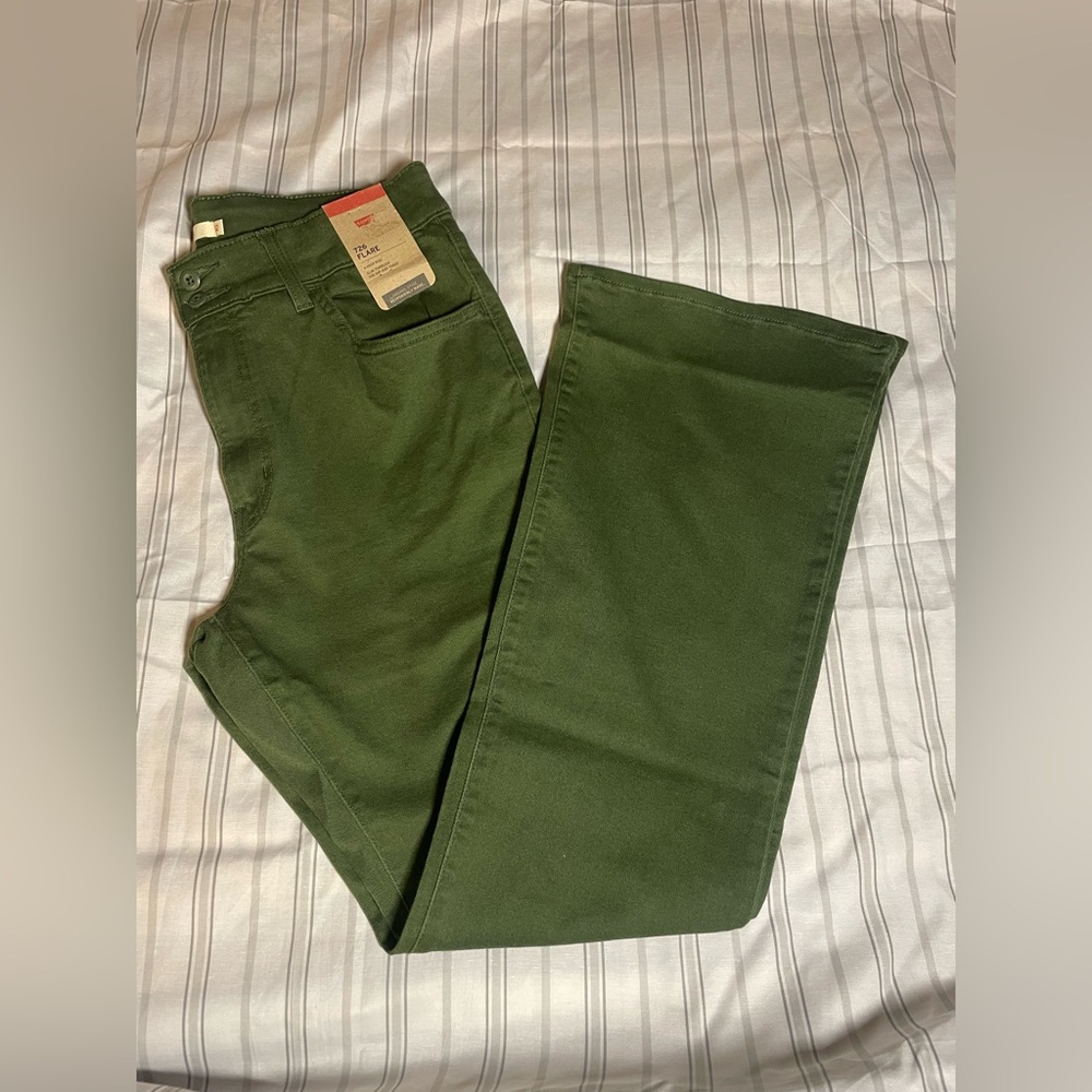 SOLD NWT Levi’s 726 Flare Forest Green Jeans-Size 32x32